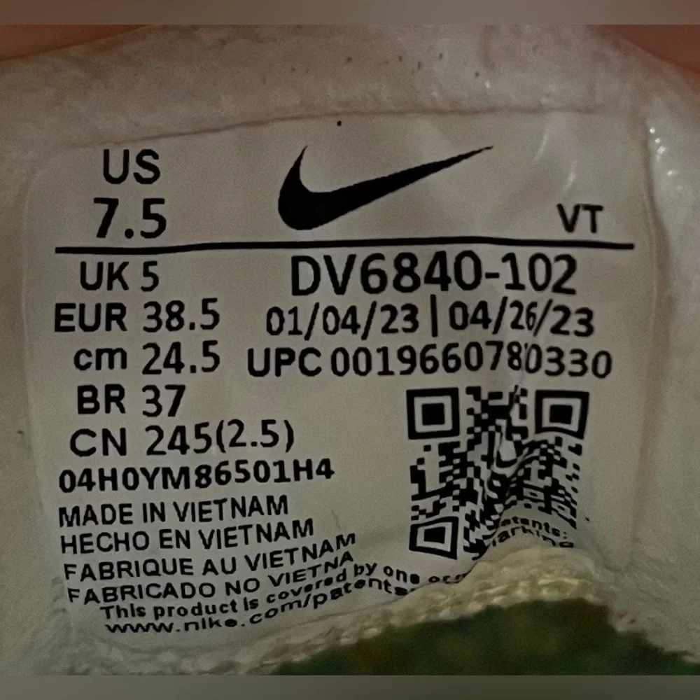 Nike Air VaporMax 2023 Flyknit Womens Size 7.5 Shoes Sneakers Sail Track Red - Picture 11 of 12